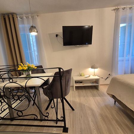 Studio Apartment Lily Rovinj Exterior foto