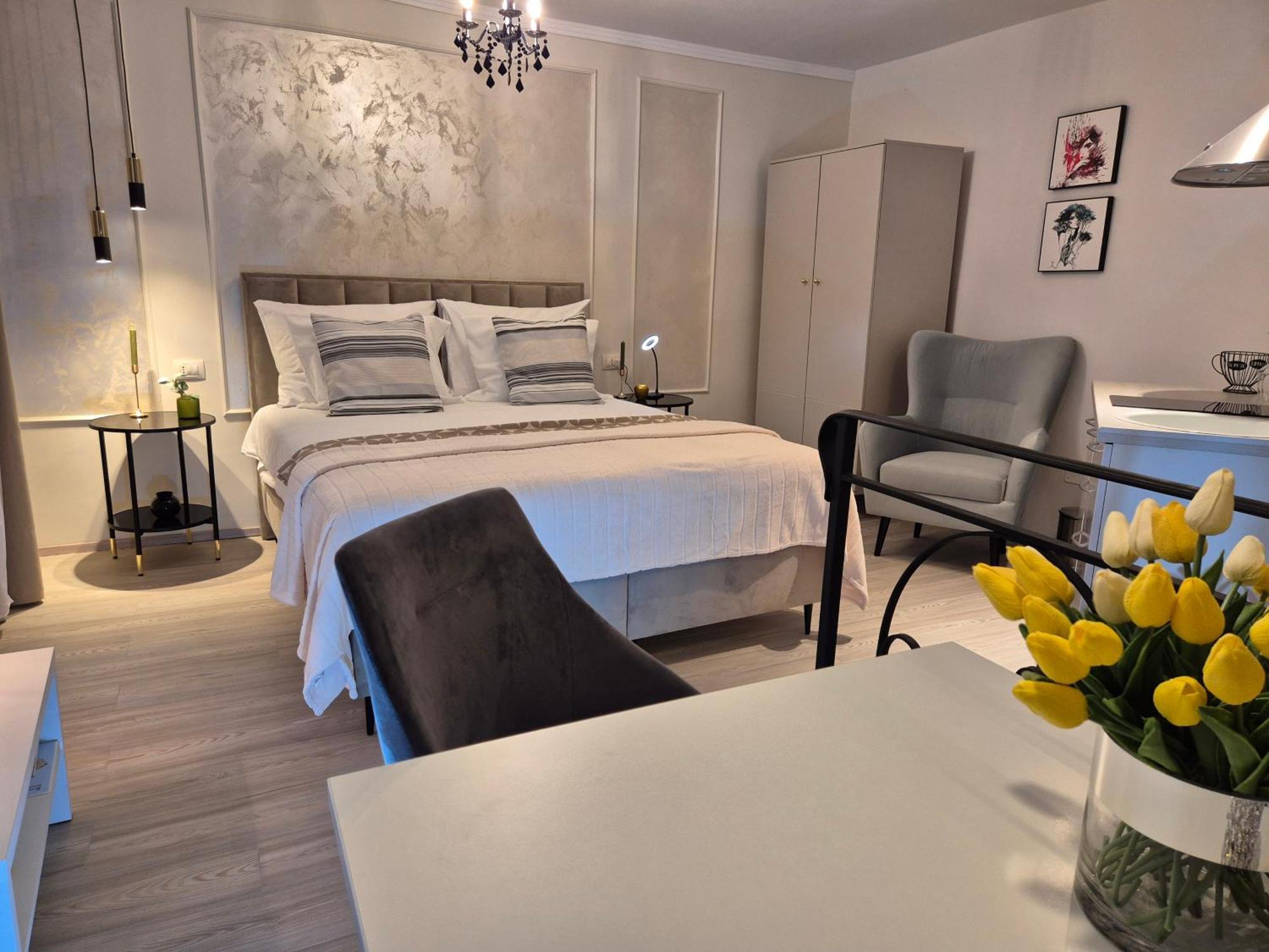 Studio Apartment Lily Rovinj Exterior foto